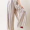 Pantalón Beige con Rayas azules