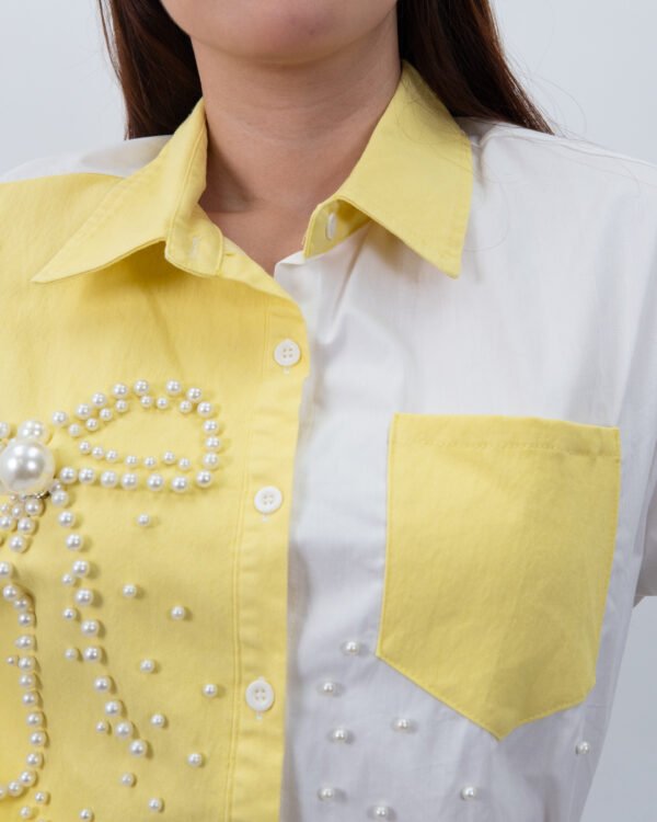 Camisa Blanca con Amarillo