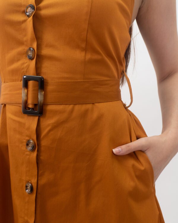 Vestido Maxi de Tirantes con Botones Frontales y Cinturón
