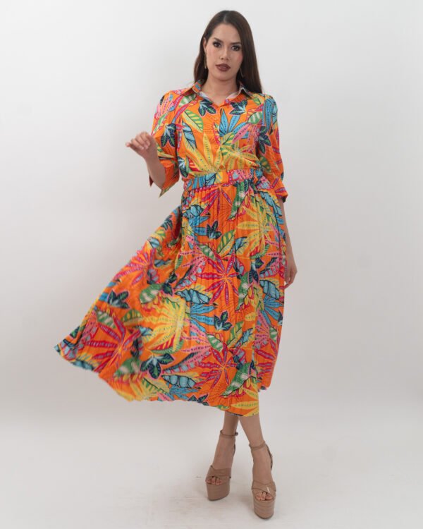 Conjunto de Camisa de Botones y Falda Midi Plisada con Estampado Tropical