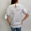 Blusa Blanca Con Detalle en Manga