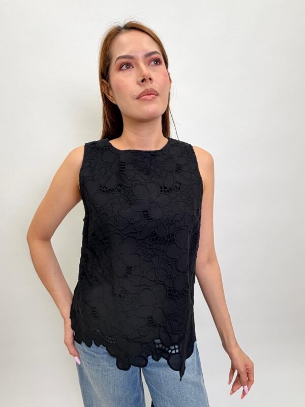 Blusa Negra Crochet