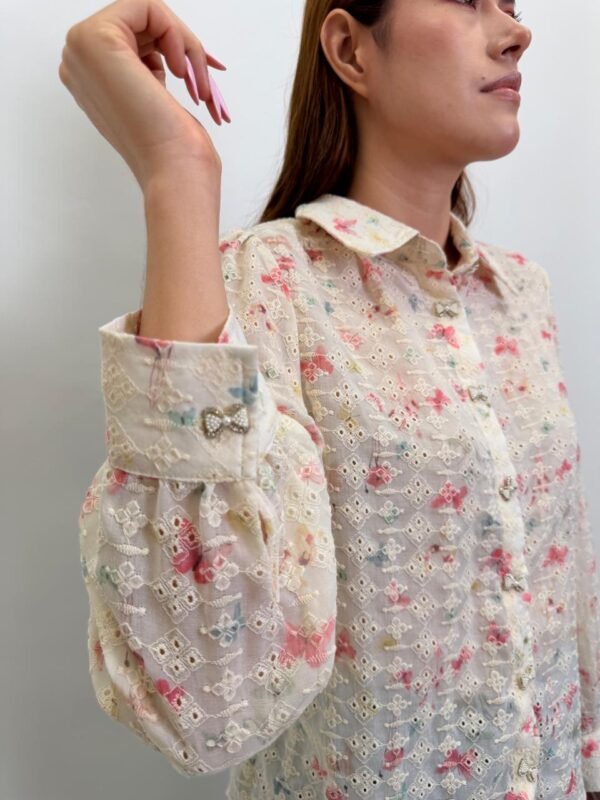 Camisa Flores Encaje