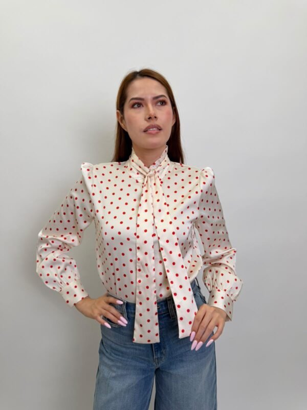 Blusa de Lunares con Lazo