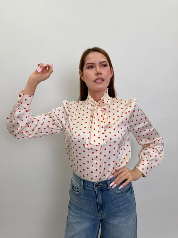 Blusa de Lunares con Lazo